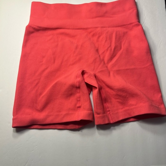 Viral TikTok Style Hot Pink Workout Set – One Shoulder Bra + Biker Shorts (L) - Picture 11 of 15